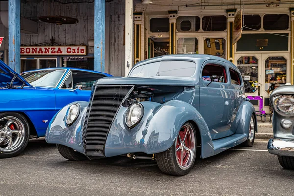 Virginia City Липня 2021 1937 Ford Standard Tudor Sedan Місцевому — стокове фото