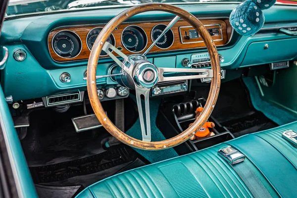 Virginia City July 2021 Dashboard Steering Wheel 1965 Pontiac Tempest — Stock Photo, Image