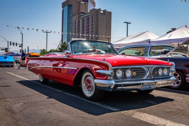 Reno, NV - 3 Ağustos 2021: 1960 Ford Edsel Ranger yerel bir araba fuarında.