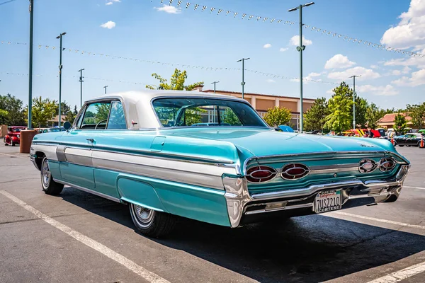 Reno Augusztus 2021 1962 Oldsmobile Starfire Hardtop Coupe Egy Helyi — Stock Fotó