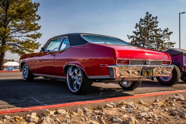 Reno, NV - 4 Ağustos 2021: 1971 Chevrolet Nova SS hardtop coupe yerel bir araba fuarında.