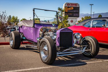 Reno, NV - 4 Ağustos 2021 Ford Model T Street Hot Rod Yerel bir araba fuarında.