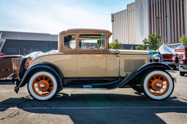 Reno, NV - 4 Ağustos 2031 Ford Model A Standart Coupe Yerel bir araba fuarında.