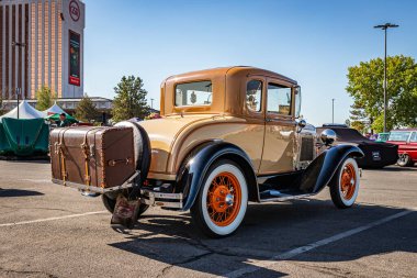 Reno, NV - 4 Ağustos 2031 Ford Model A Standart Coupe Yerel bir araba fuarında.