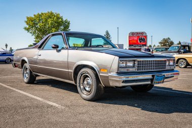 Reno, NV - 4 Ağustos 2021 Chevrolet El Camino Kamyon Yerel bir araba fuarında.