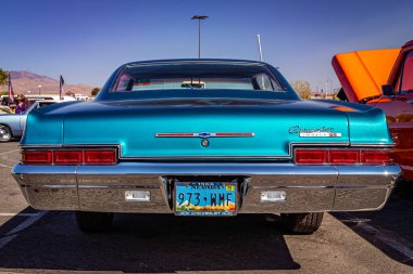 Reno, NV - 4 Ağustos 2021: 1966 Chevrolet Impala SS Spor Coupe Yerel bir araba fuarında.
