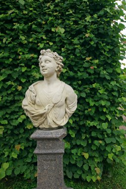 Eski karakter heykel