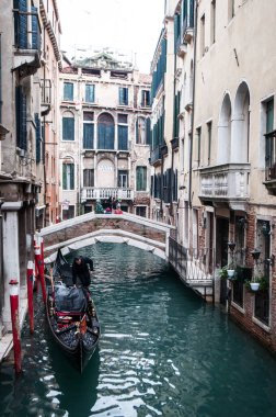 Bir zamanlar denizcilik, ticari güç ve cam imalatı merkezi olan Venedik hâlâ büyük tarihi, kültürel, sosyal ve idari öneme sahiptir..