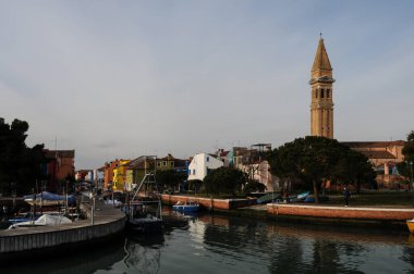 Murano, Venedik 'in 1,5 km kuzeydoğusunda, Adriyatik Denizi' nin Venedik gölünde bulunan bir takımadadır..