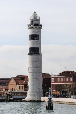 Gerçekten özel bir şey arıyorsanız Venedik Gölünde bulunan Burano adasını ziyaret edin..