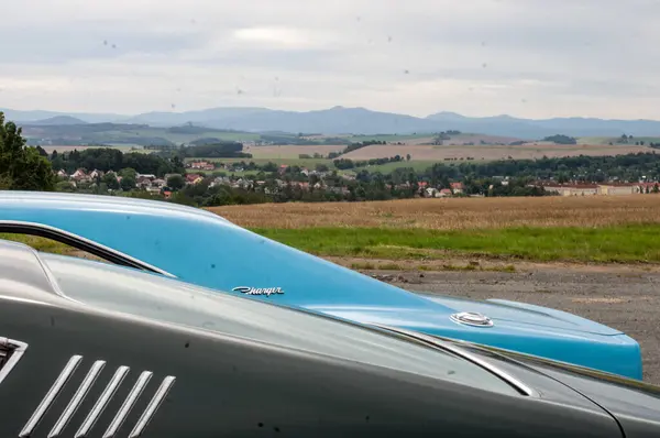 Starožitkové Auto Lese — Stock fotografie