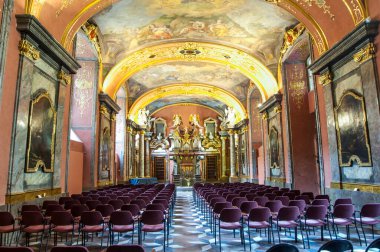 Floransa 'daki tarihi Santa Maria del Fiore Kilisesi' nin içinde.