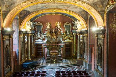 Katedralin içi, en güzel kilisenin şehri.