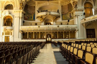 Kiev 'deki eski St. Nicholas Kilisesi' nin iç manzarası.