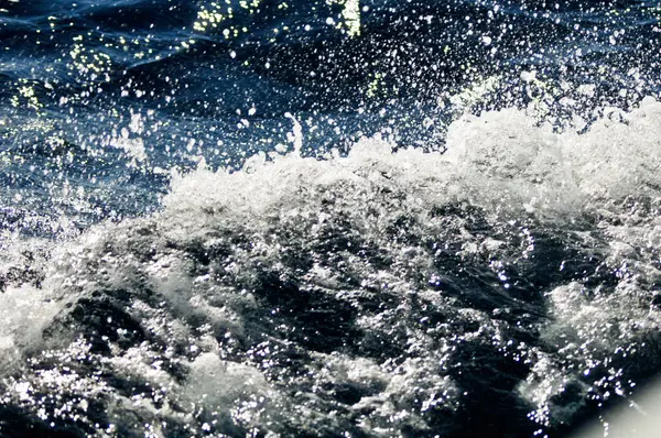 Θαλάσσια Κύματα Και Πιτσιλίσματα — Φωτογραφία Αρχείου