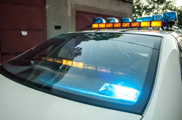 Policía Está Desplegando Una Serie Vehículos Visiblemente Marcados — Foto de Stock