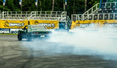 kiev, ukraine - 9 Mayıs, 20 017: Sürüklenen araba