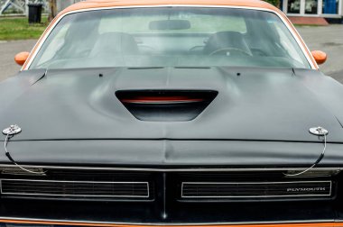 siyah ve beyaz ön vagon