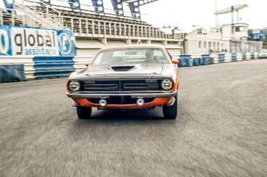 Ford Mustang ekranda