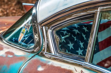 Eski Amerikan arabası. Yaklaş.