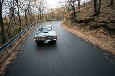 60 'ların Amerikan klasik kaslı arabası.