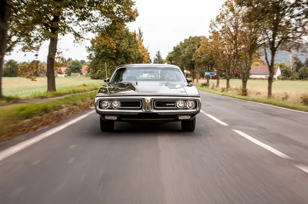 eski vintage klasik otomobil