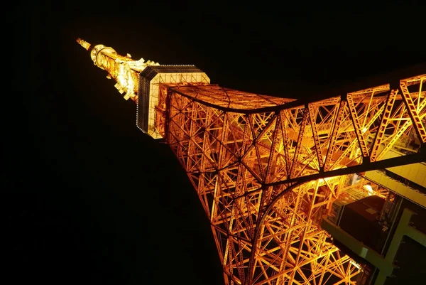 Japonya Tokyo Tower turuncu lambalı geceleri bina — Stok fotoğraf