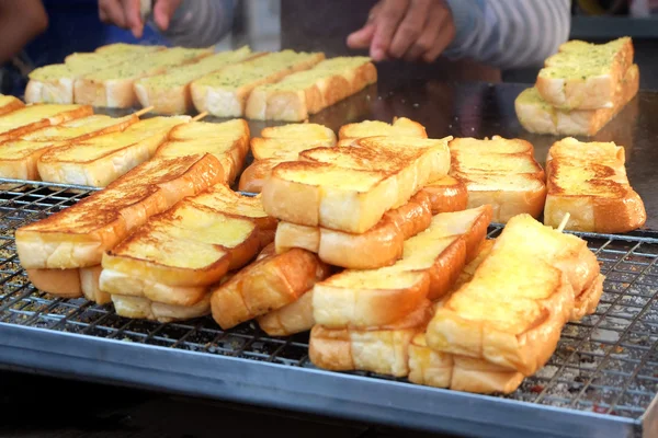 Barbekü tatlım sarımsaklı ekmek — Stok fotoğraf