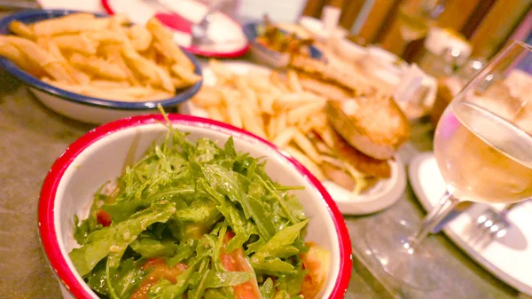 Bowl of mizuna salad — Stock Photo, Image