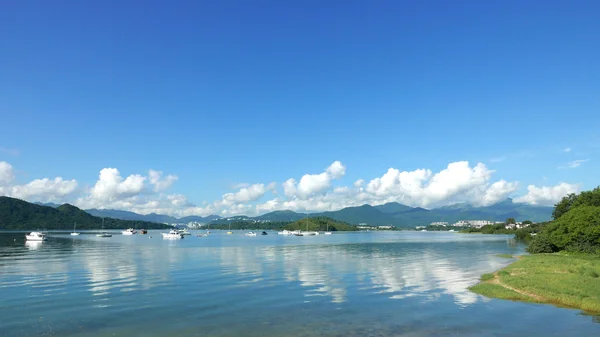 Hermoso paisaje con paisaje nublado —  Fotos de Stock