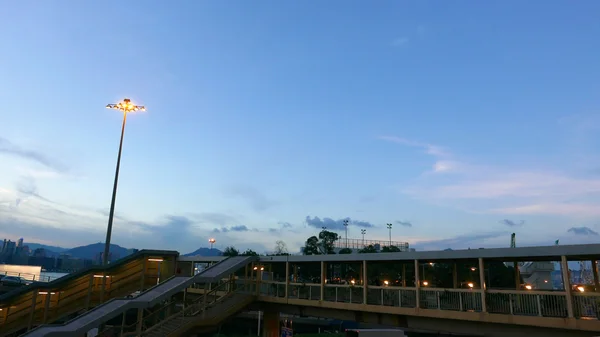 Vida da cidade à noite — Fotografia de Stock