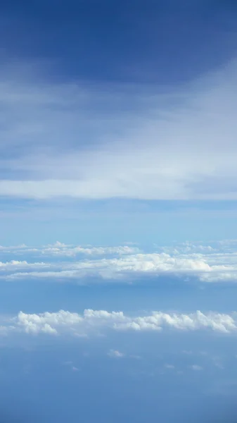 Cloudscape no céu azul — Fotografia de Stock