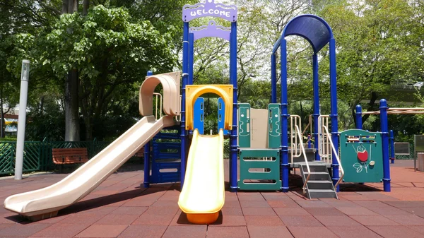 Colorido parque infantil —  Fotos de Stock
