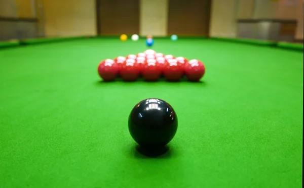 Bolas de snooker e mesa — Fotografia de Stock