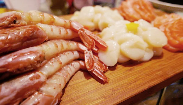 Japanese food sashimi set on wooden tray — Stock Photo, Image