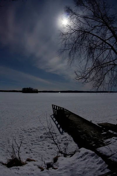 Lago Congelado Inverno Com Luar Primeiro Plano Cais — Fotografia de Stock