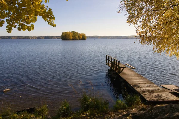 Veduta Del Lago Colori Autunnali Delle Foglie Degli Alberi — Foto Stock