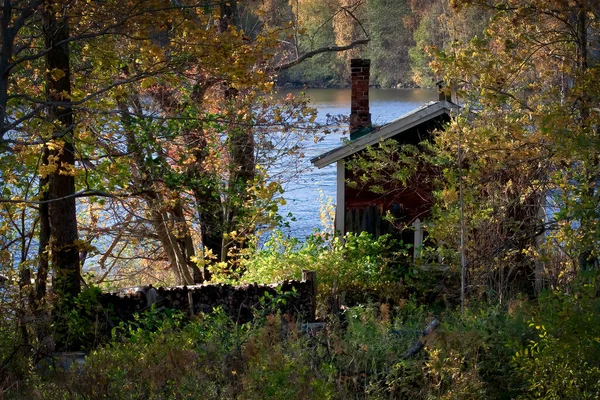 Kleine Saunahütte Der Herbstlichen Landschaft — Stockfoto