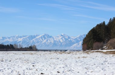 gökyüzü ve dağlar