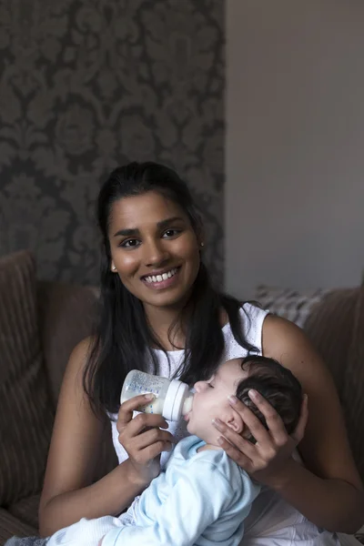 Baby feeding time — Stock Photo, Image