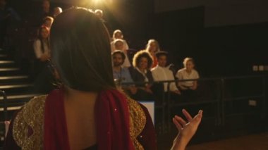 Okul sunuyu öğrenci tarafından