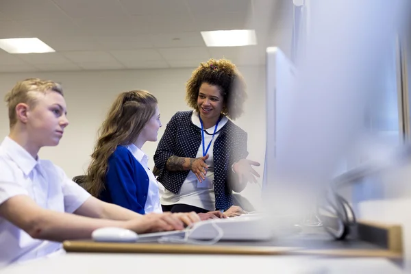 Helping a Student — Stock Photo, Image