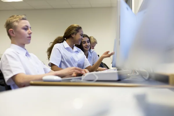 Isto é melhor que o trabalho escolar. ! — Fotografia de Stock