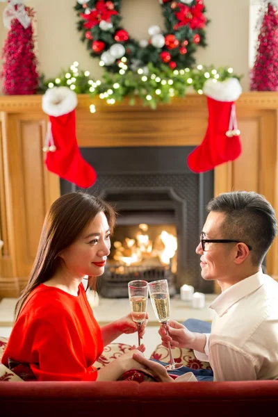 Pareja en Navidad — Foto de Stock