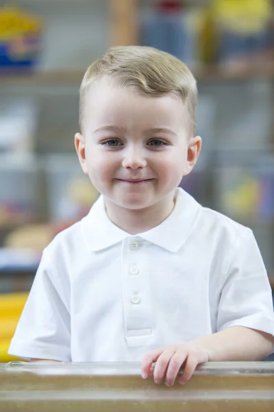 Porträtt av en plantskola Student — Stockfoto