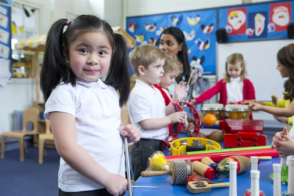 Laute Kinderstunde — Stockfoto