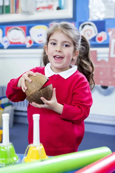 Lezione di scuola materna rumorosa — Foto Stock