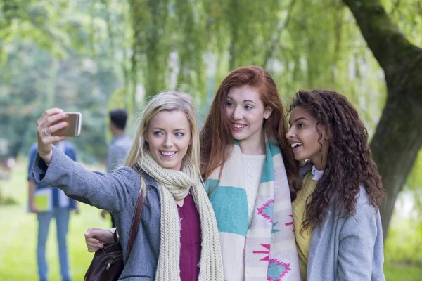 Selfie času dívky! — Stock fotografie