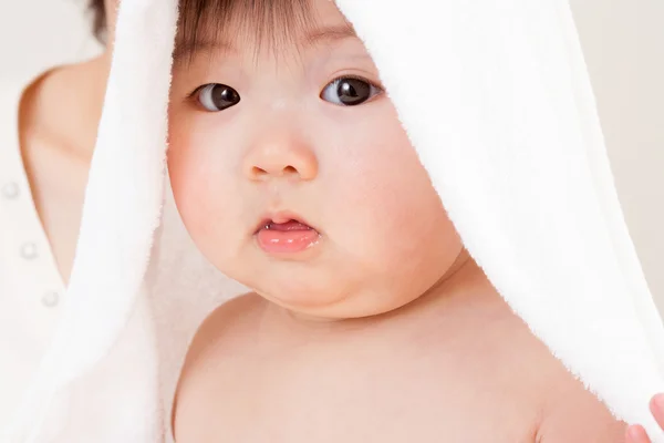 Mignon oriental bébé — Photo