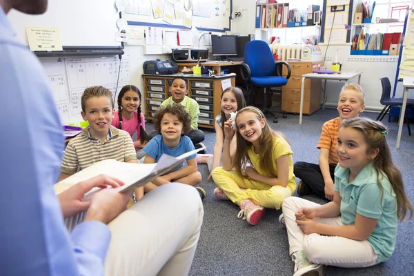 Erzählzeit im Klassenzimmer — Stockfoto